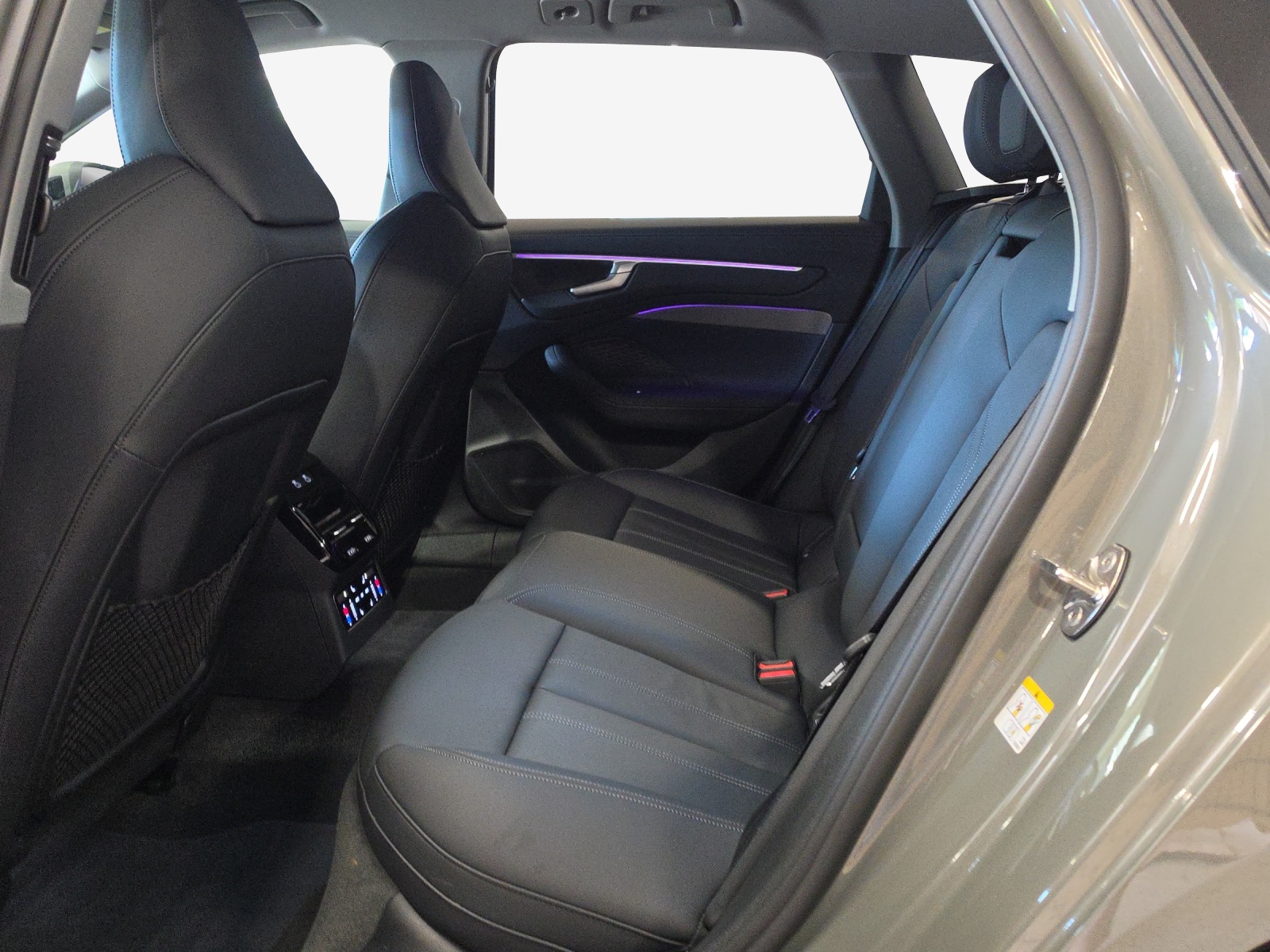 AUDI A6 Avant TDI quattro 150 kW S tronic-image-11