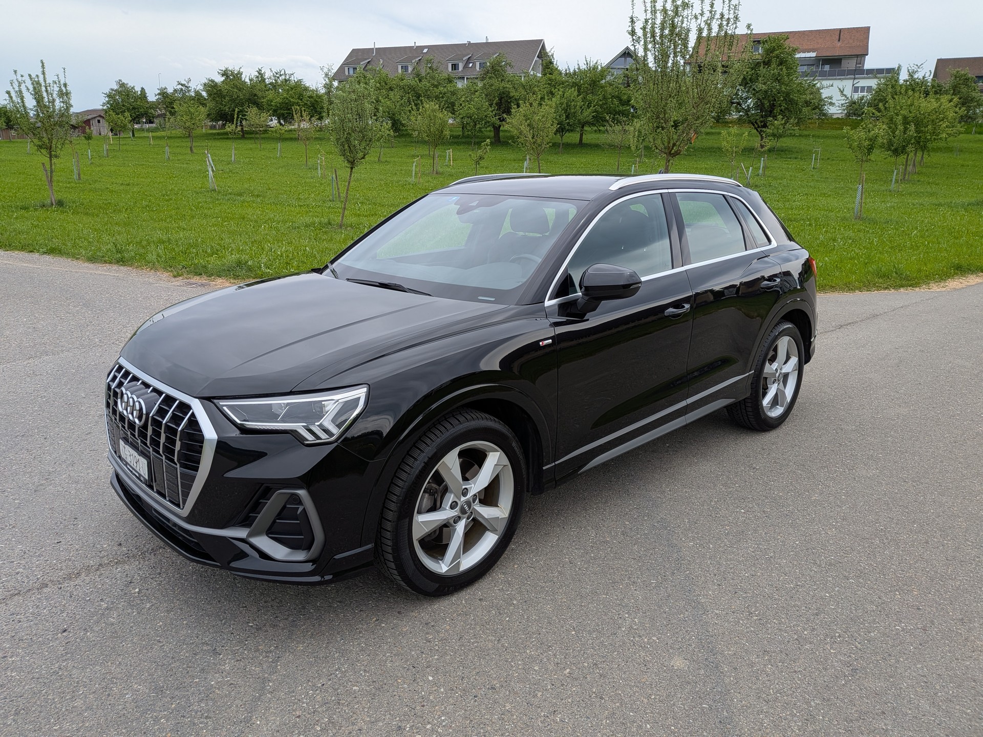 AUDI Q3 45 TFSI S line quattro S-tronic-image-4