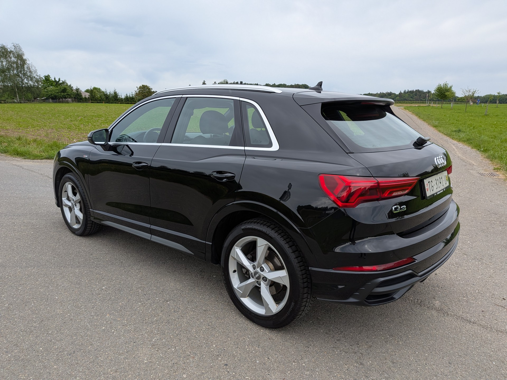 AUDI Q3 45 TFSI S line quattro S-tronic-image-7
