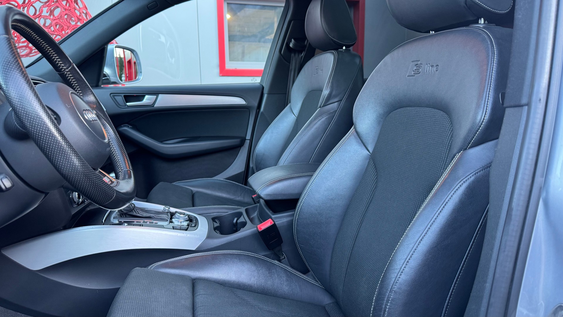 AUDI Q5 2.0 TDI quattro S-tronic-image-9