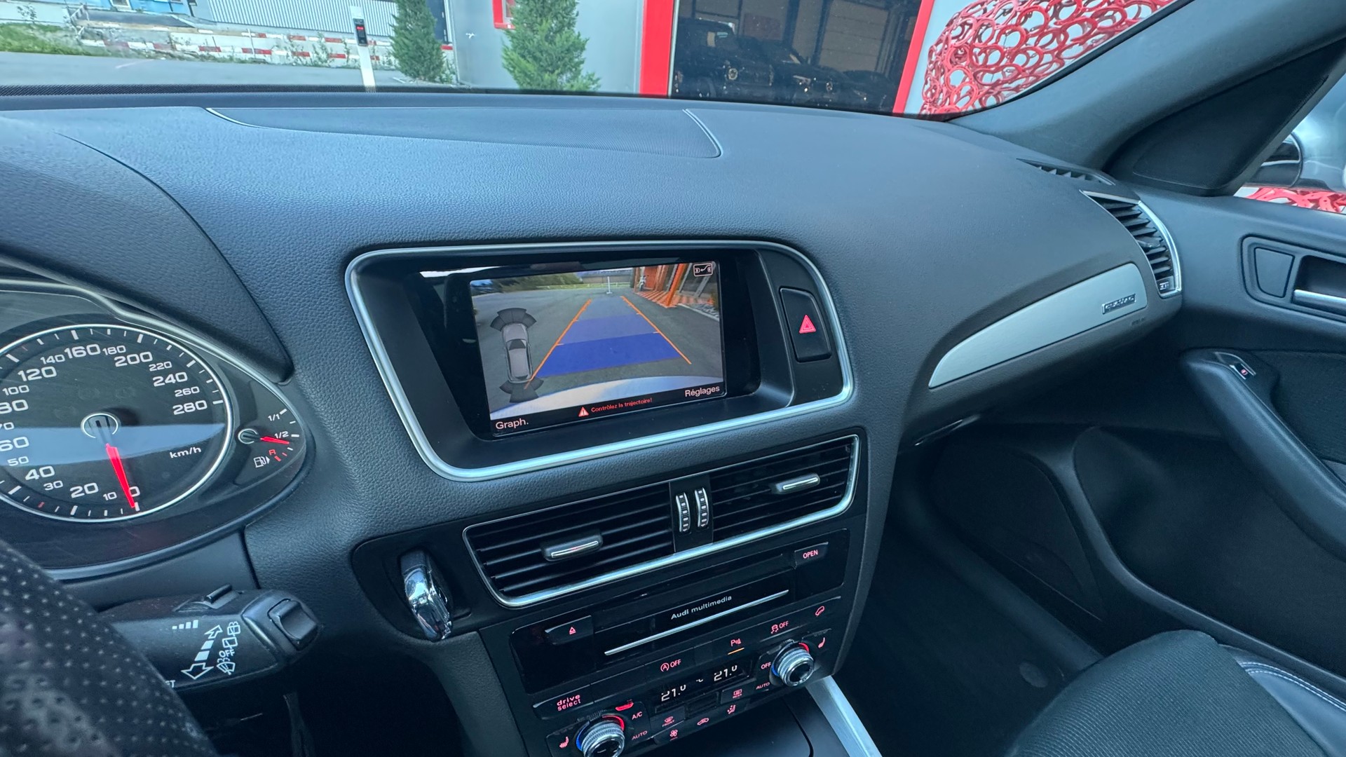 AUDI Q5 2.0 TDI quattro S-tronic-image-19