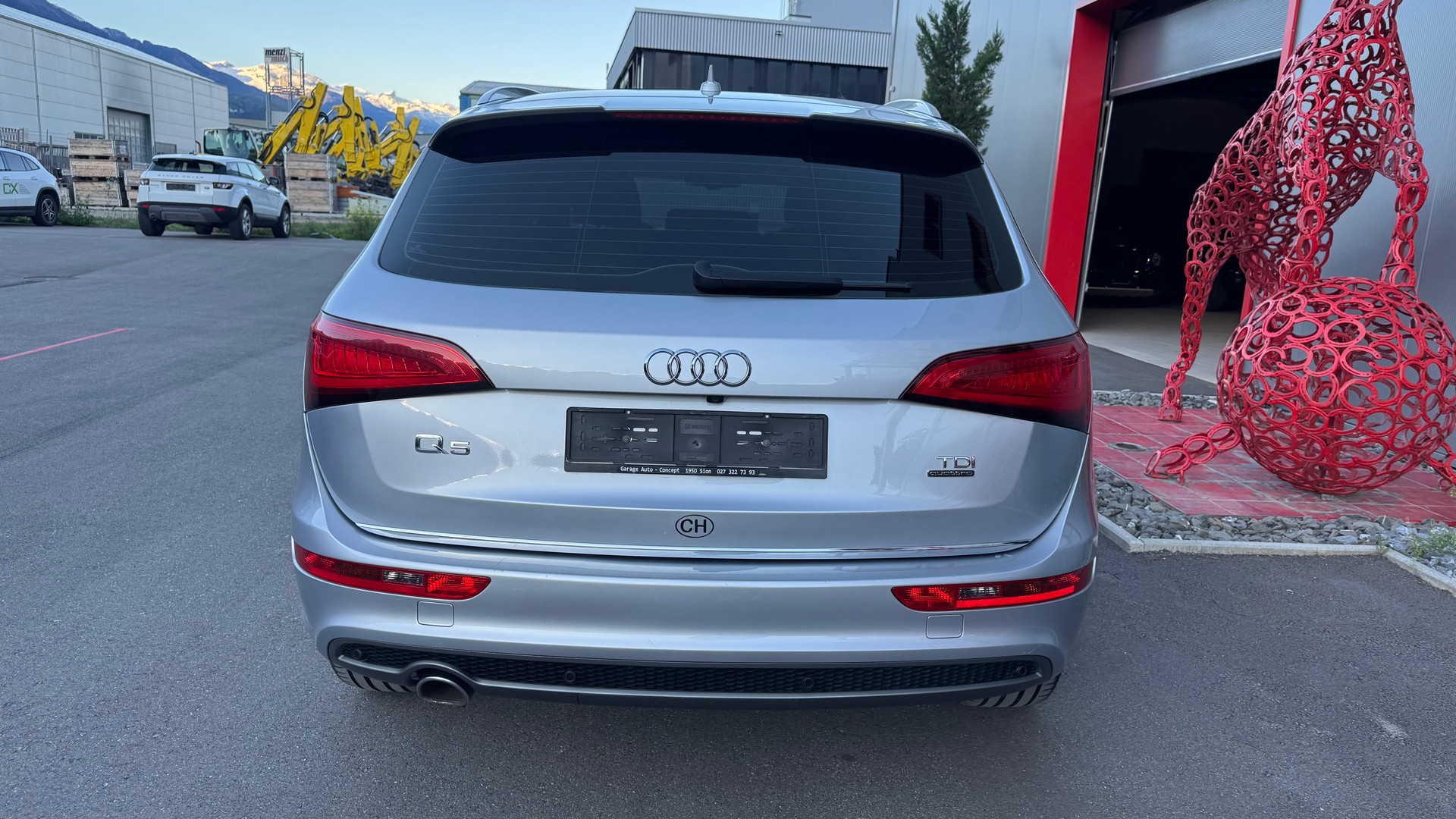 AUDI Q5 2.0 TDI quattro S-tronic-showroom-element-2