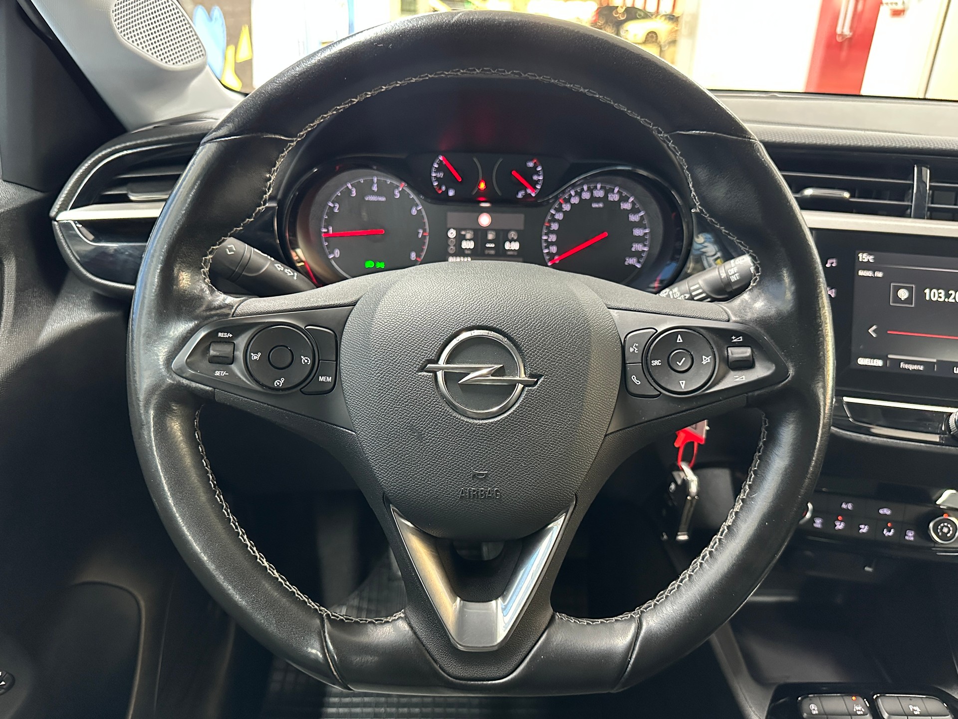 OPEL Corsa 1.2 TP Edition-image-10