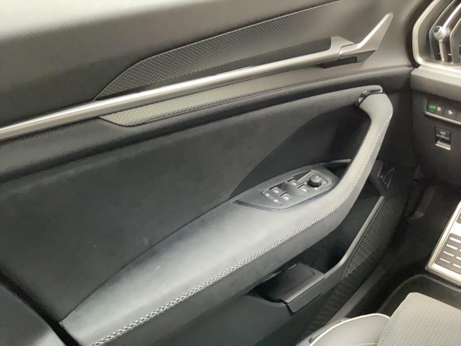 SKODA Kodiaq 1.5 TSI PHEV Sportline-image-8