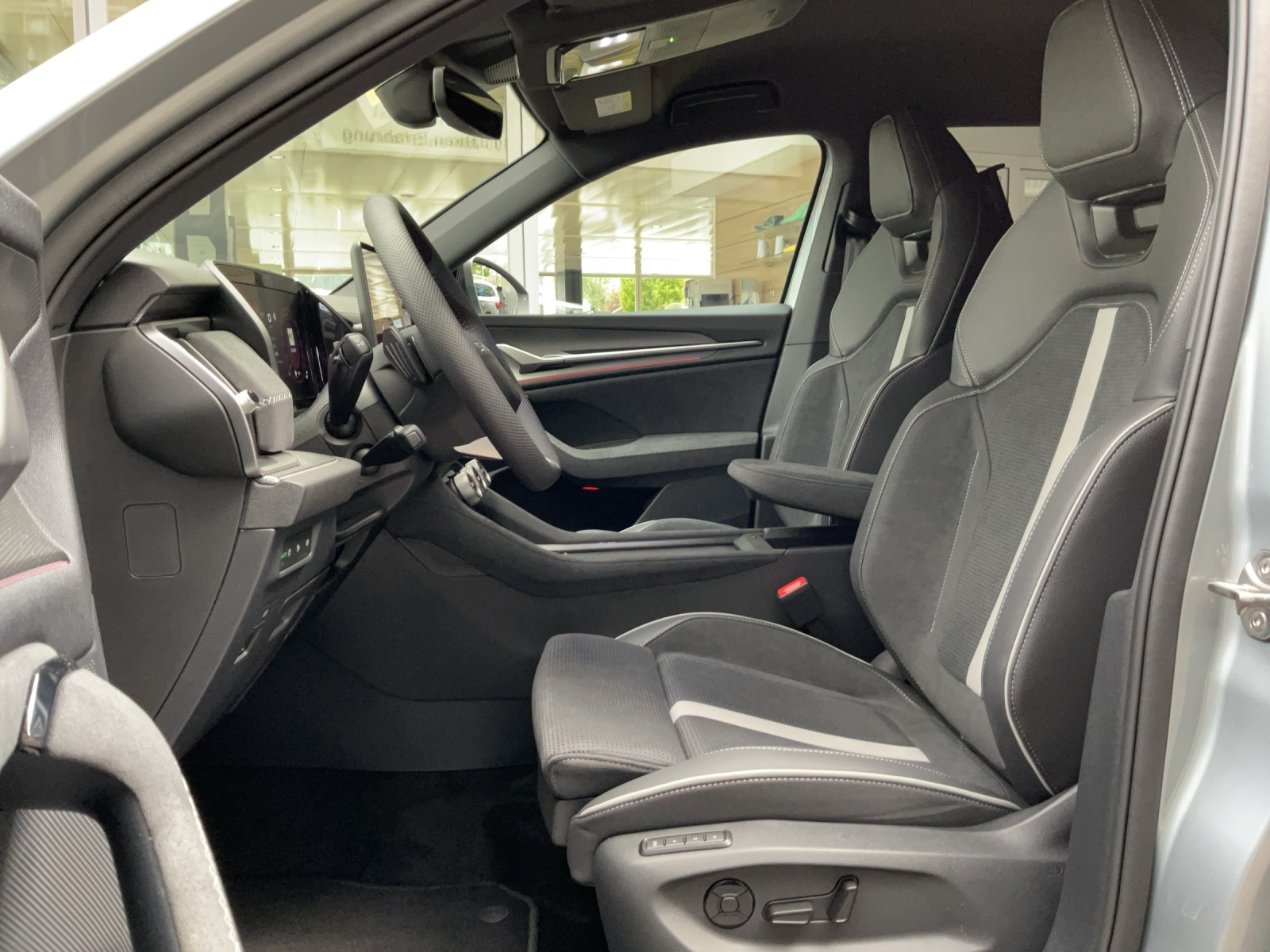 SKODA Kodiaq 1.5 TSI PHEV Sportline-image-5