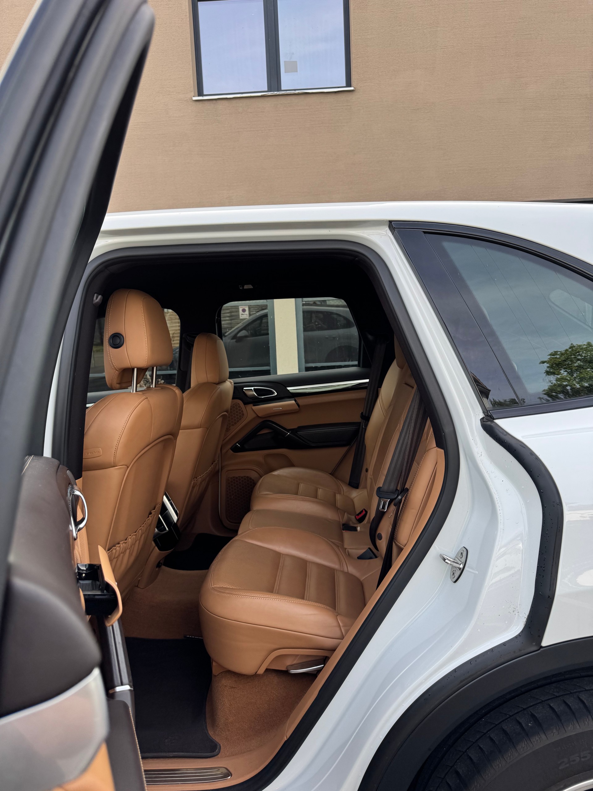PORSCHE Cayenne S-image-9