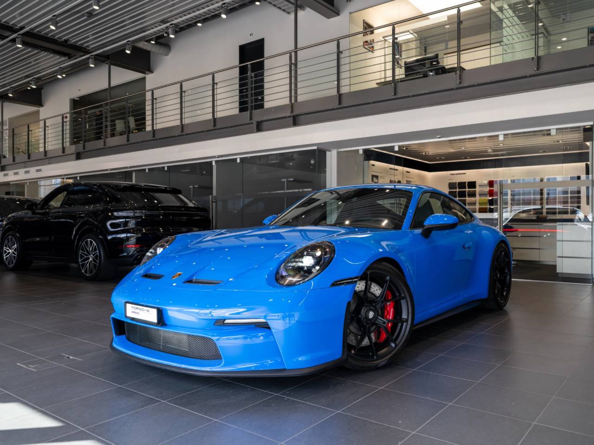 PORSCHE 911 GT3 mit Touring-Paket-image-7