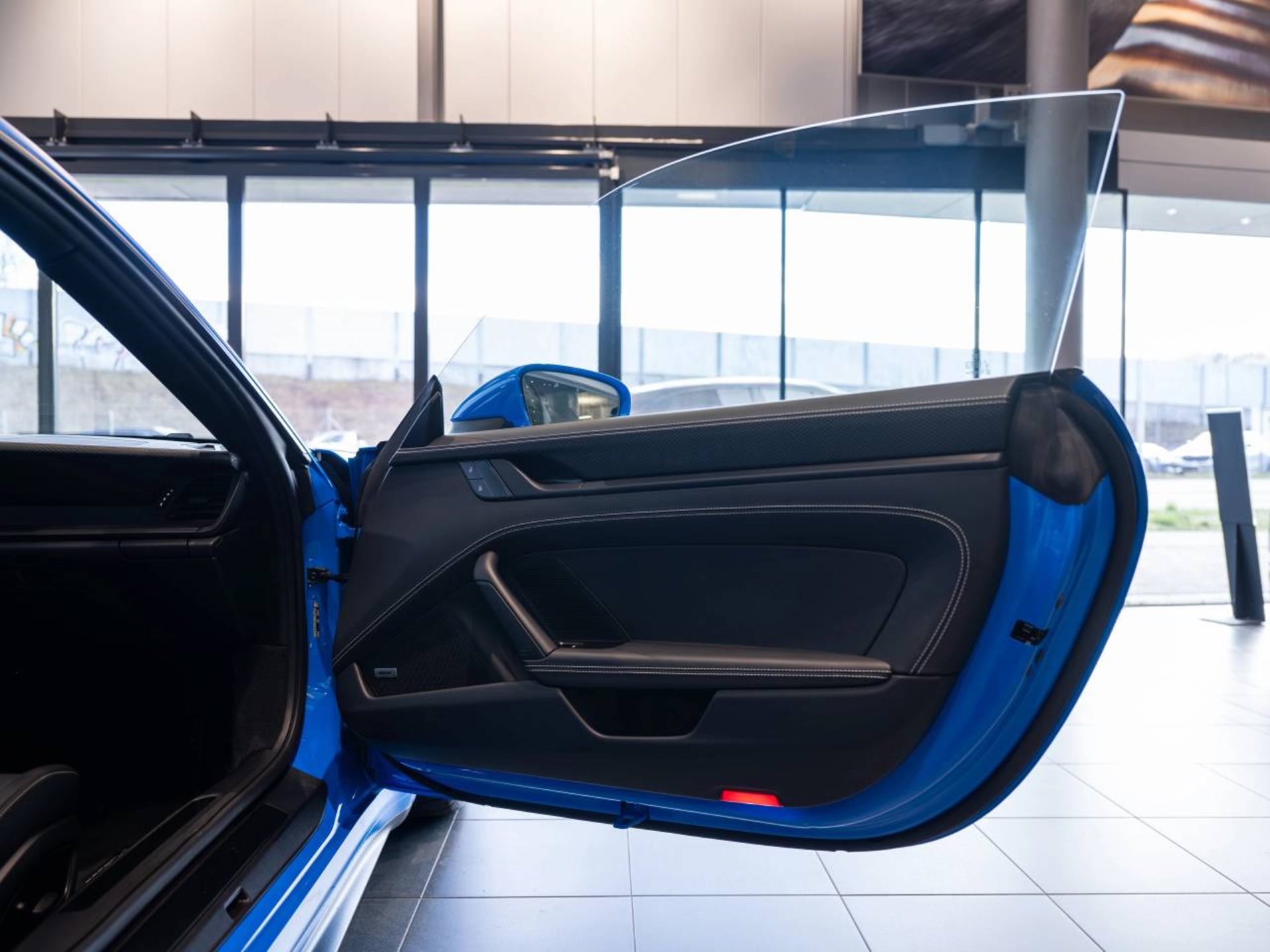 PORSCHE 911 GT3 mit Touring-Paket-image-19