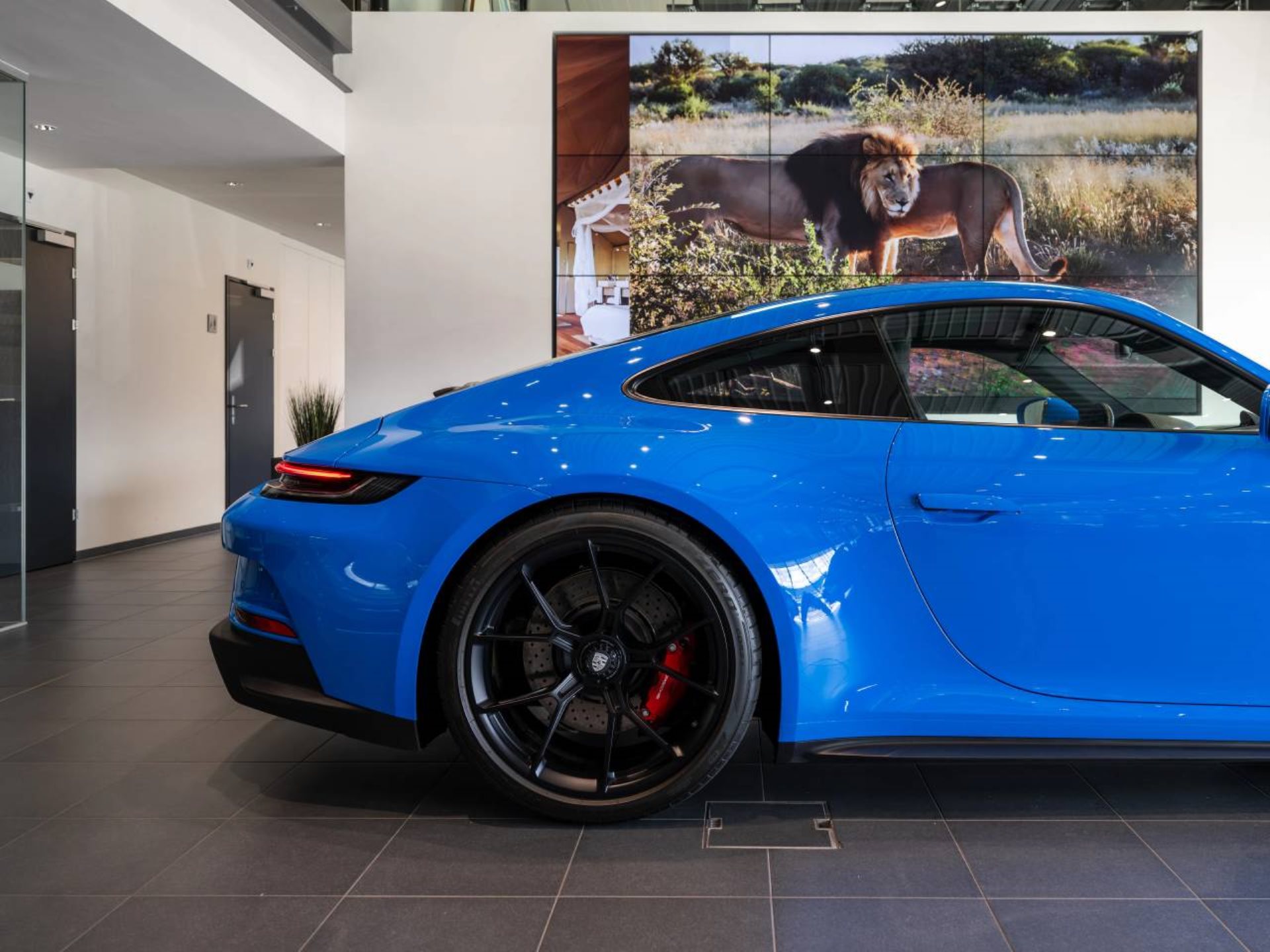 PORSCHE 911 GT3 mit Touring-Paket-image-10