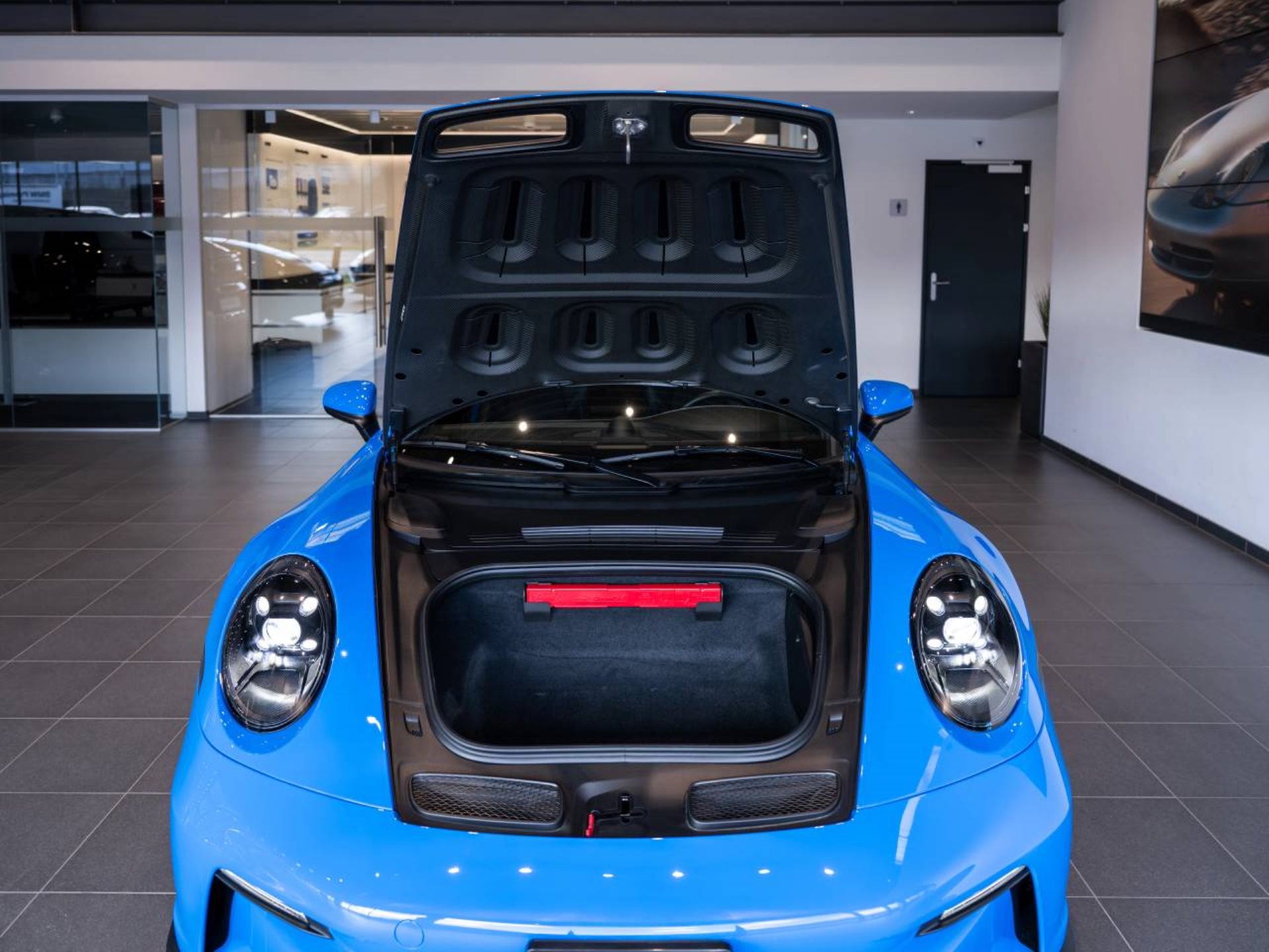 PORSCHE 911 GT3 mit Touring-Paket-image-9