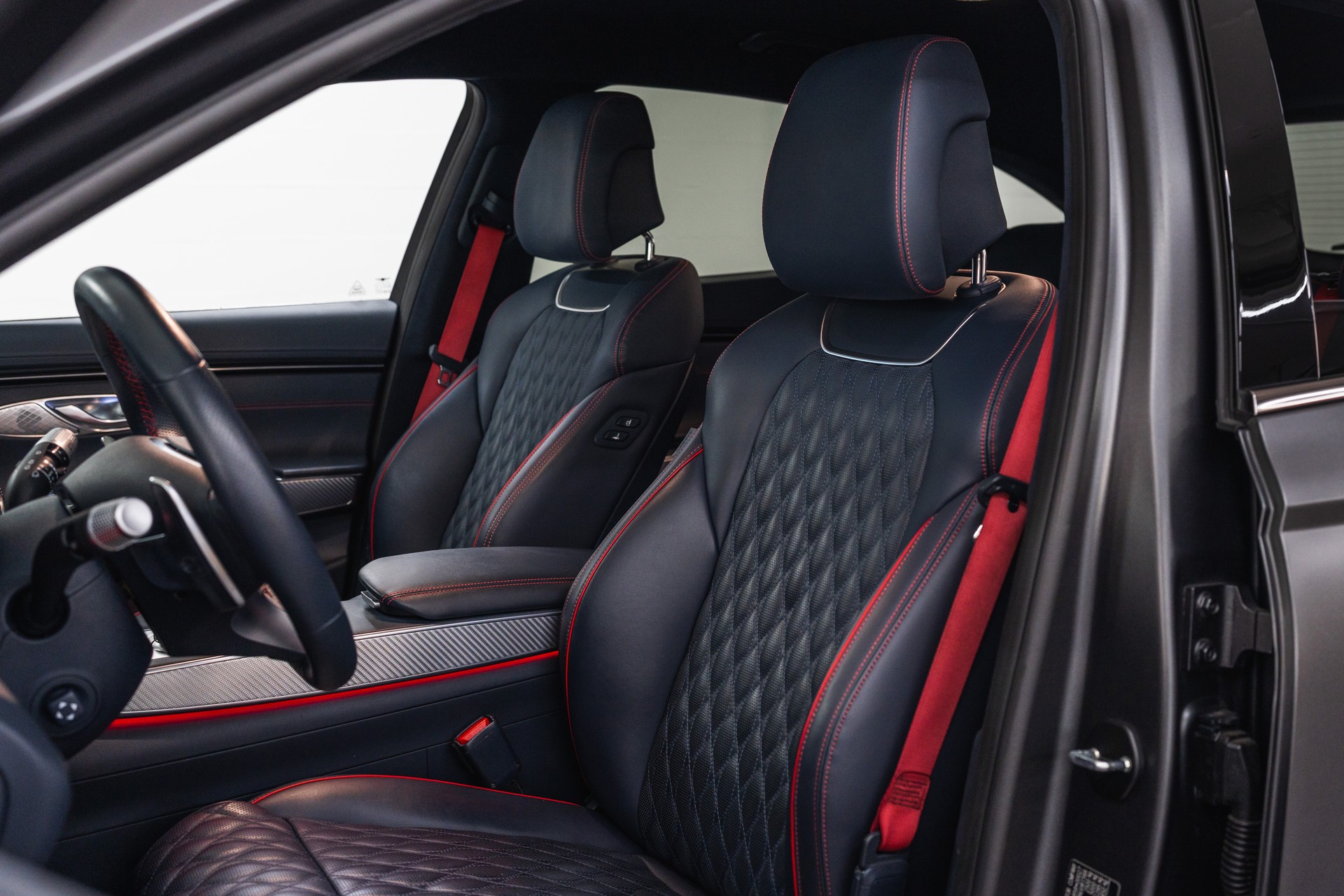 GENESIS GV70 2.5 TGDI Sport AT8 AWD-image-11