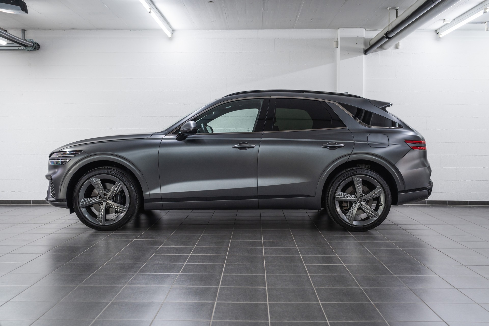 GENESIS GV70 2.5 TGDI Sport AT8 AWD-image-3