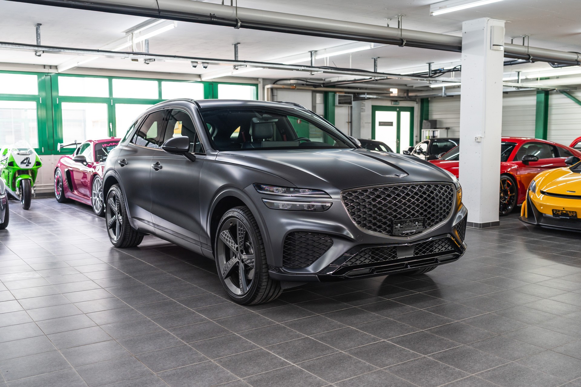 GENESIS GV70 2.5 TGDI Sport AT8 AWD-image-2