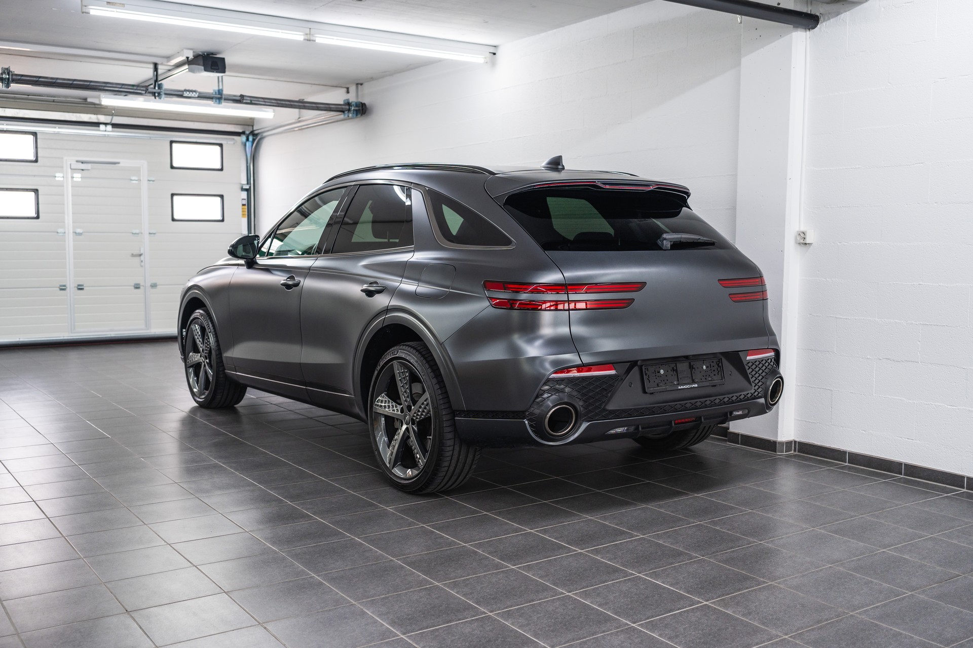 GENESIS GV70 2.5 TGDI Sport AT8 AWD-image-4