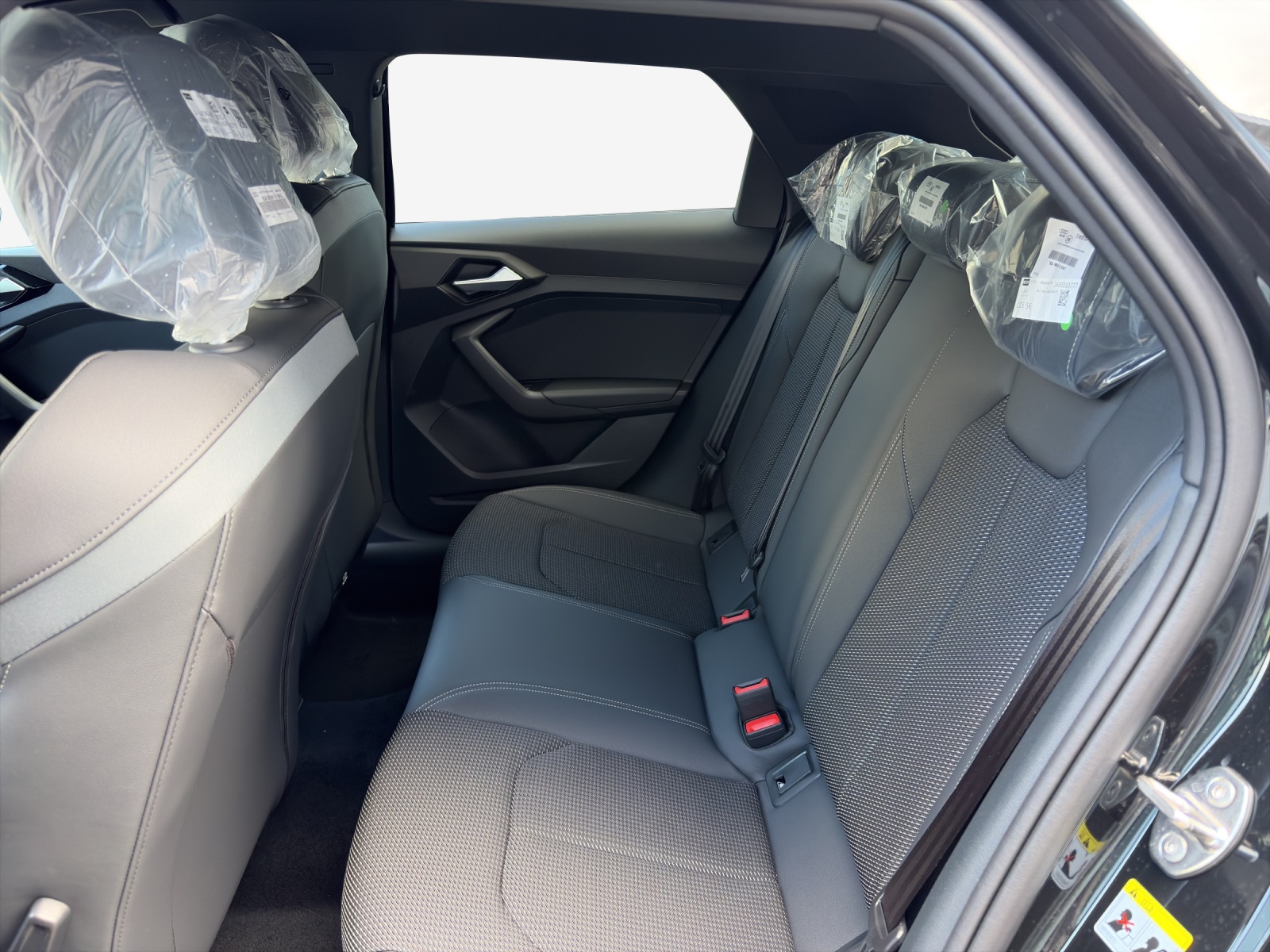 AUDI A1 Sportback 30 TFSI S Line Attraction S-tronic-image-11