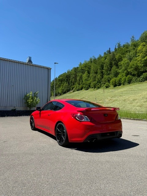 HYUNDAI Genesis 2.0 Turbo-showroom-element-3