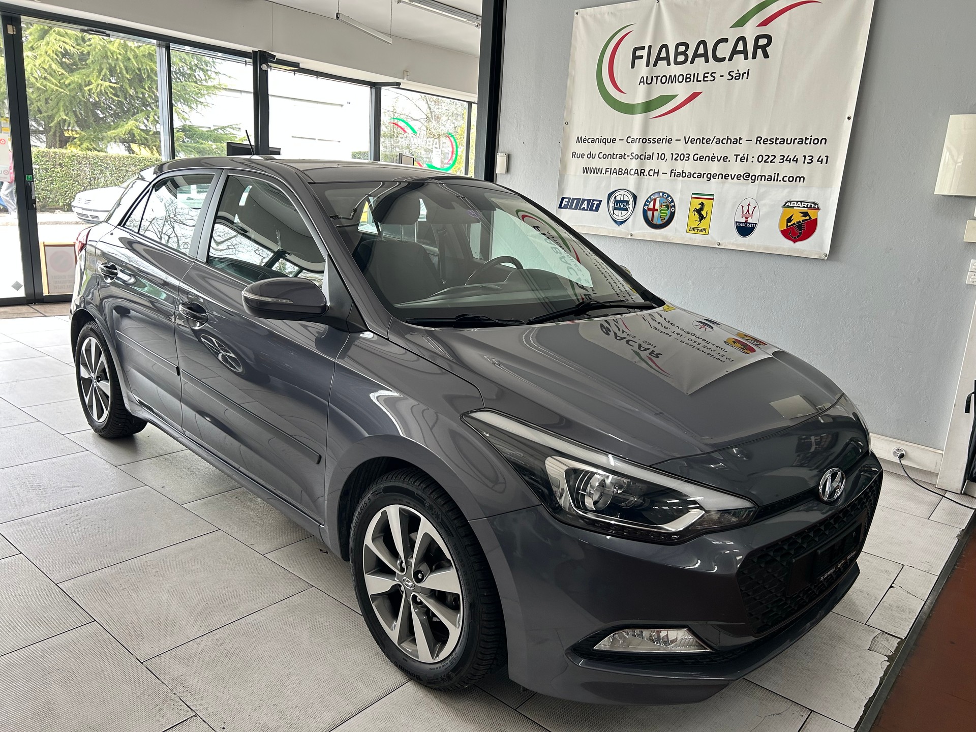 HYUNDAI i20 1.4 Amplia-image-0
