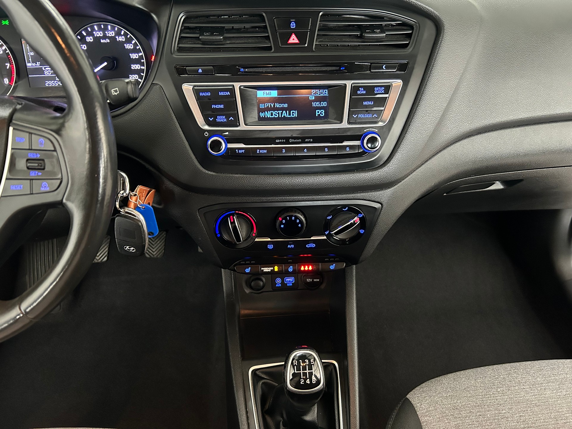 HYUNDAI i20 1.4 Amplia-image-8