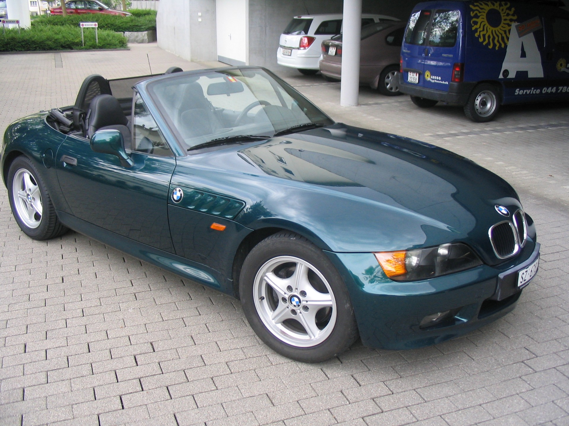 BMW 1.8-image-0