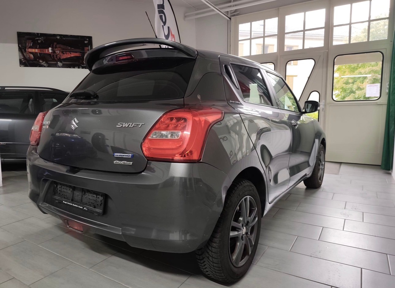 SUZUKI Swift 1.2i 16V SHVS Sergio Cellano Top Hybrid 4x4-image-3