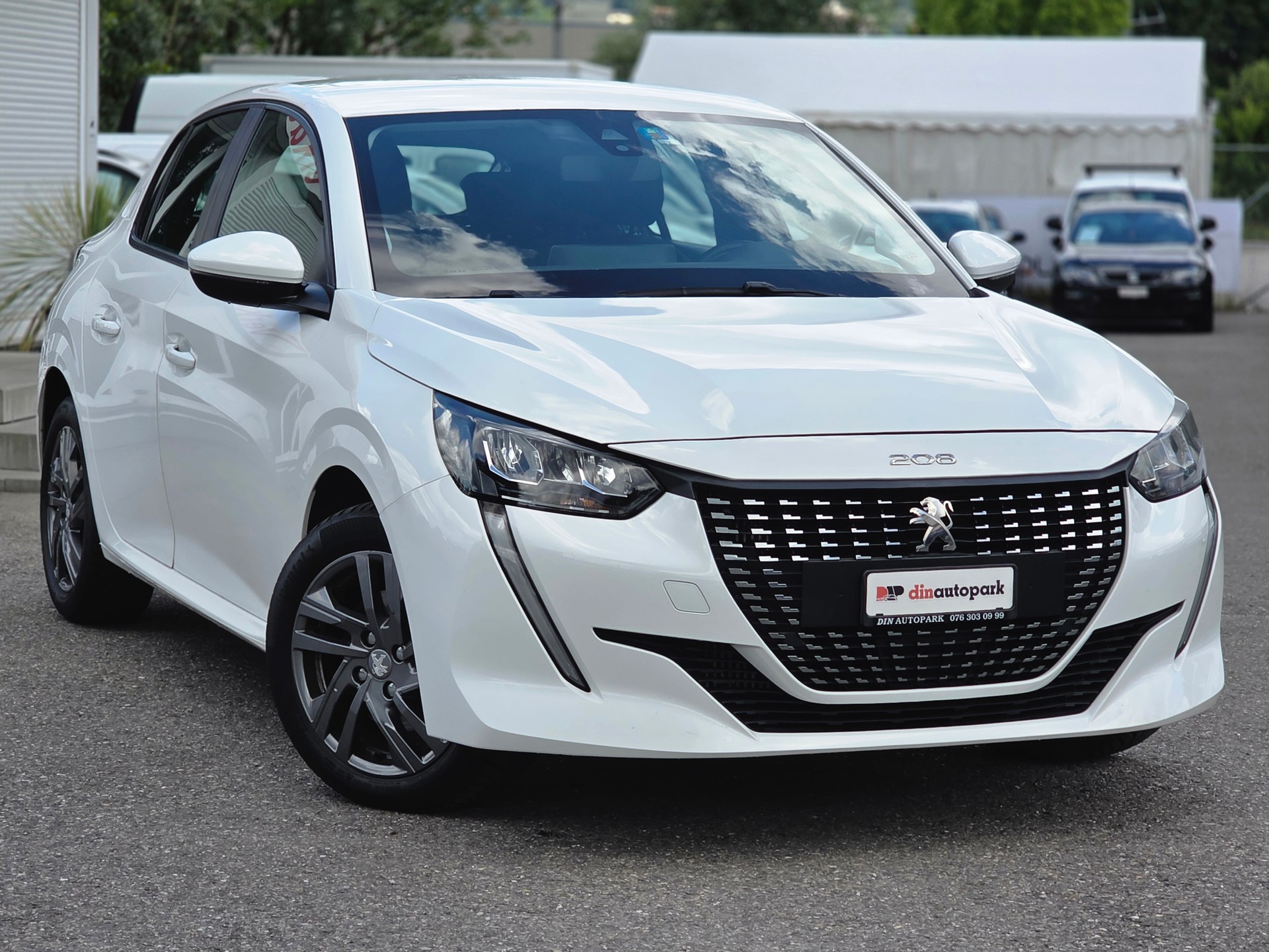 PEUGEOT 208 1.5 BlueHDi Active Pack * CH-Fahrzeug * Frisch ab MFK *-image-4