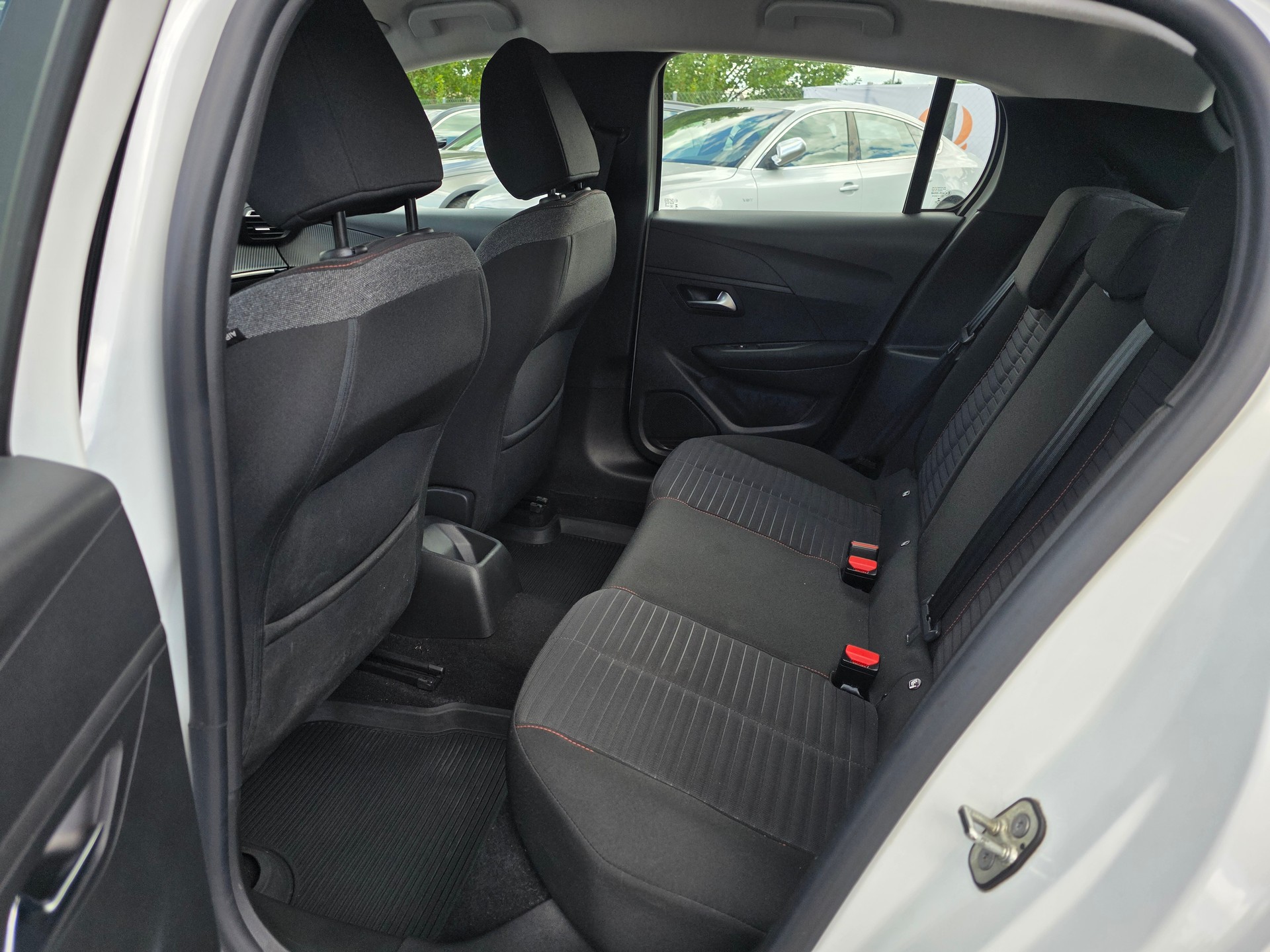PEUGEOT 208 1.5 BlueHDi Active Pack * CH-Fahrzeug * Frisch ab MFK *-image-22
