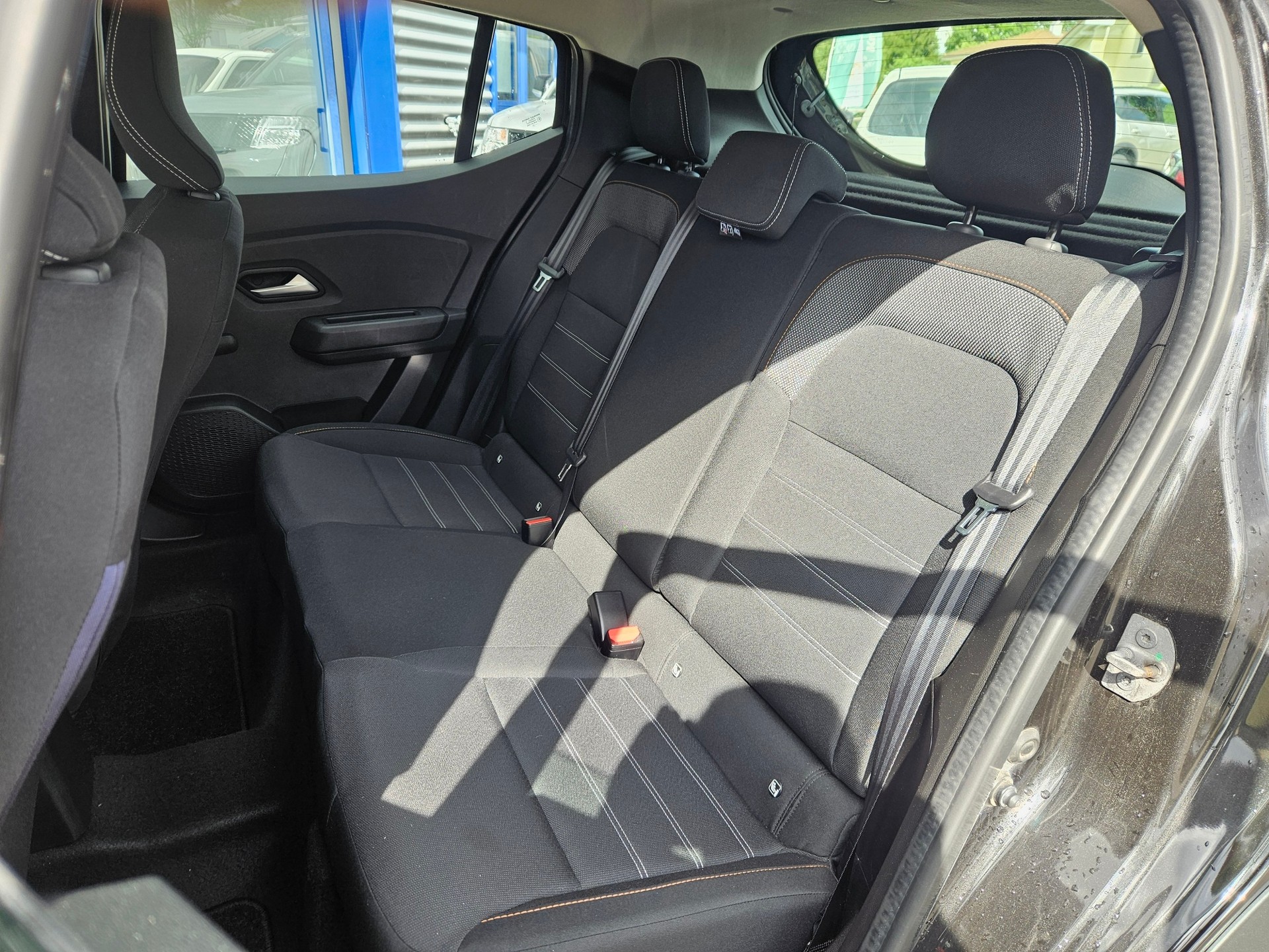 DACIA Sandero Stepway TCe 90 Comfort CVT-image-6