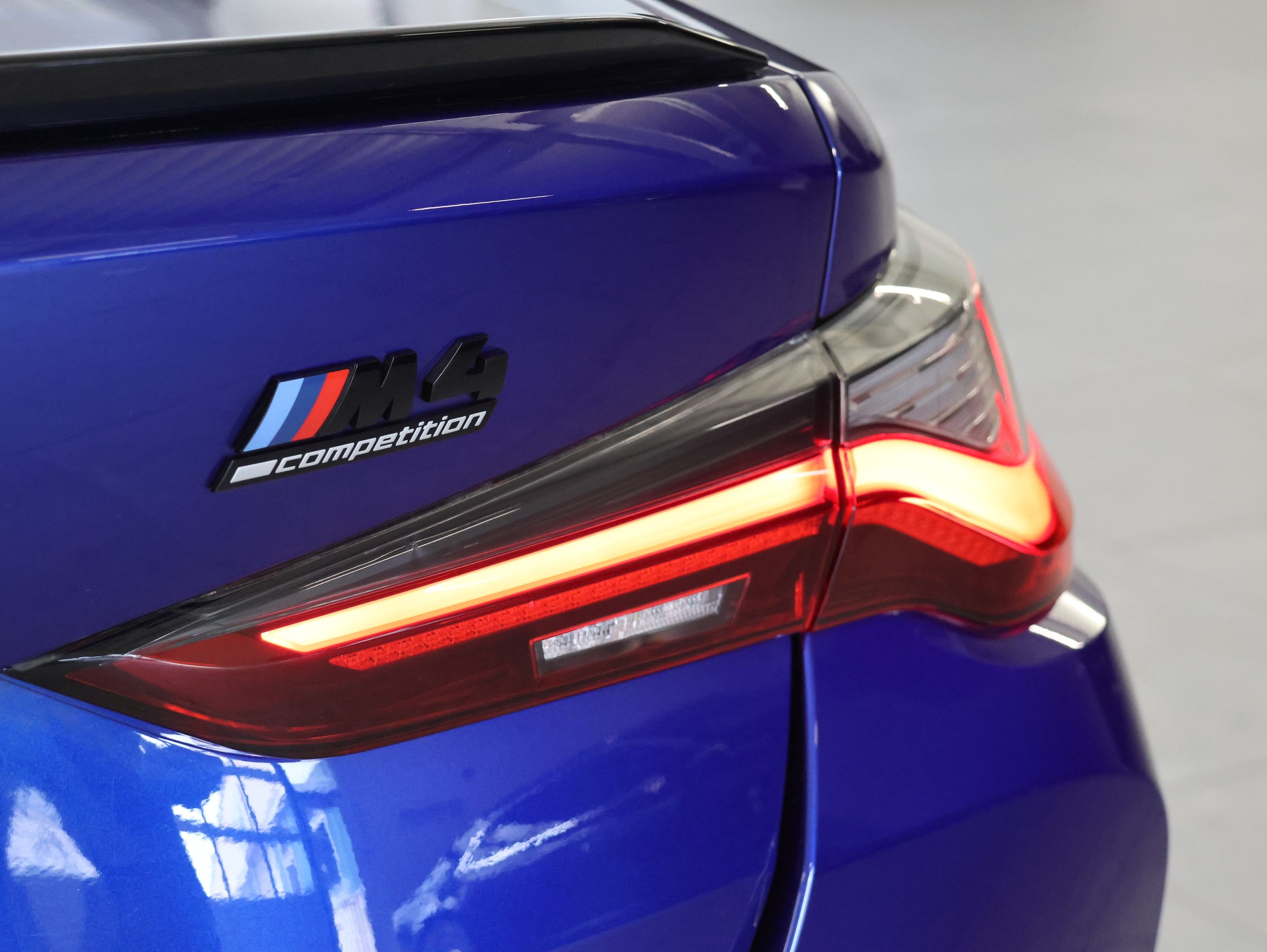 BMW M4 Coupé Competition M xDrive * 50 Jahre Edition* *360 Kamera* *Harmon Kardon*-image-11