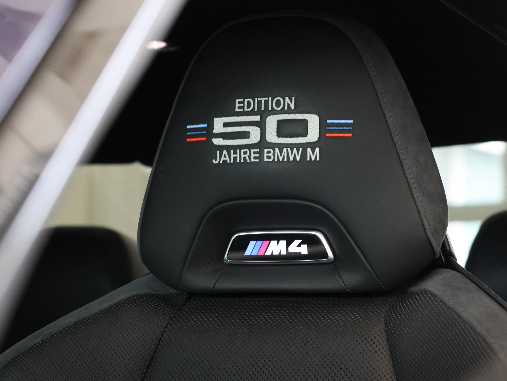 BMW M4 Coupé Competition M xDrive * 50 Jahre Edition* *360 Kamera* *Harmon Kardon*-image-22