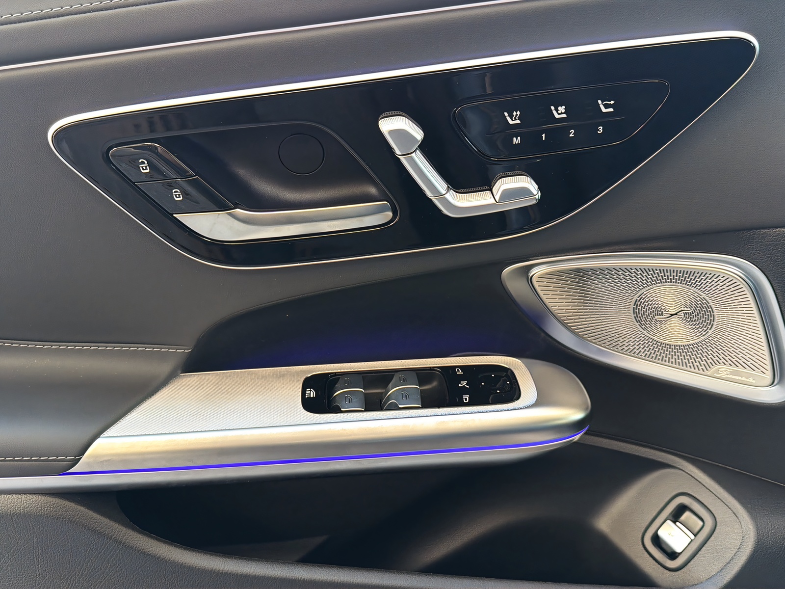 MERCEDES-BENZ CLE 450 4Matic Cabriolet-image-9