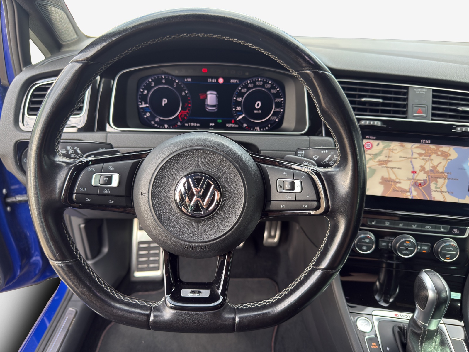 VW Golf Variant 2.0 TSI R 4Motion DSG-image-9