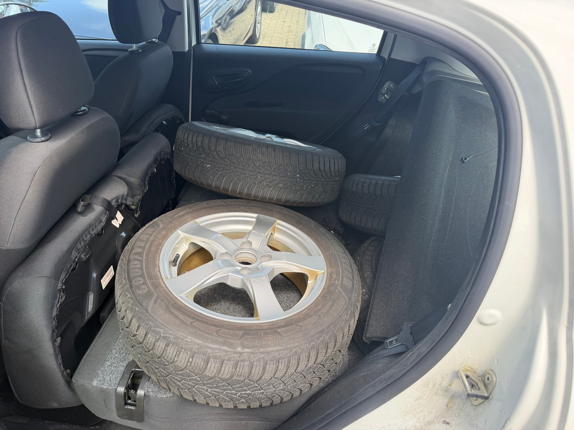 FIAT Punto 1.4 Pop Star-image-5