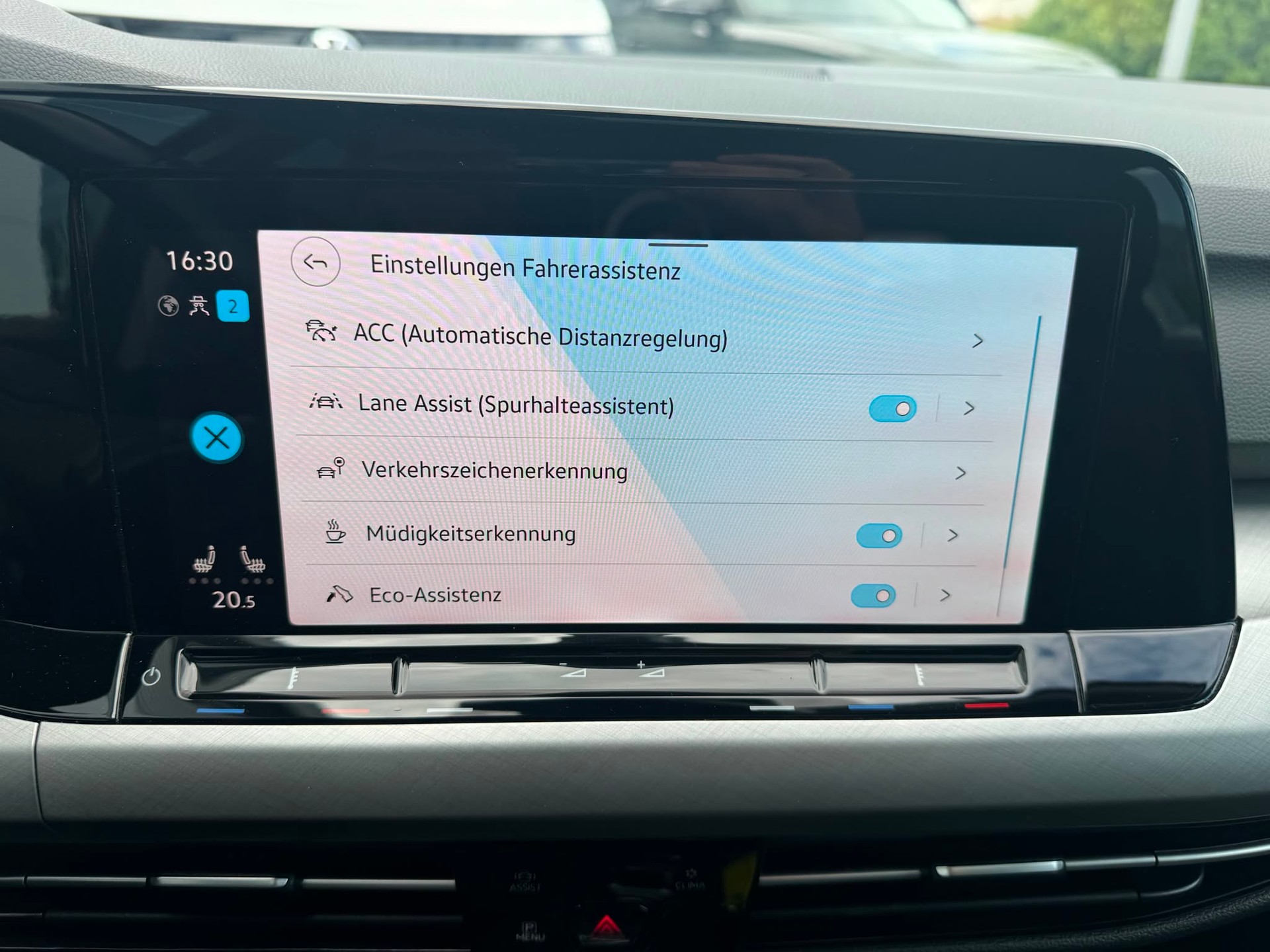 VW Golf 1.5 e TSI ACT Life DSG-image-12