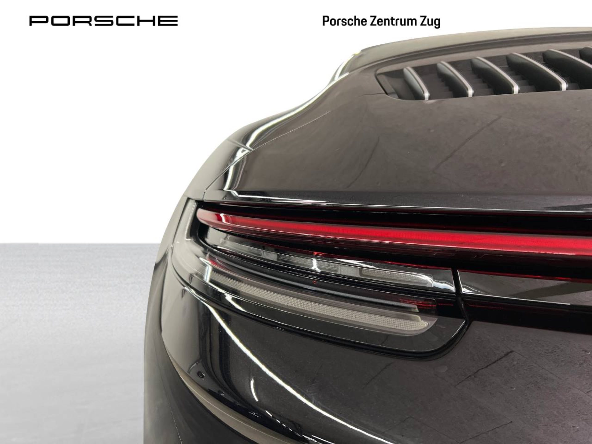 PORSCHE 911 Targa 4-image-13