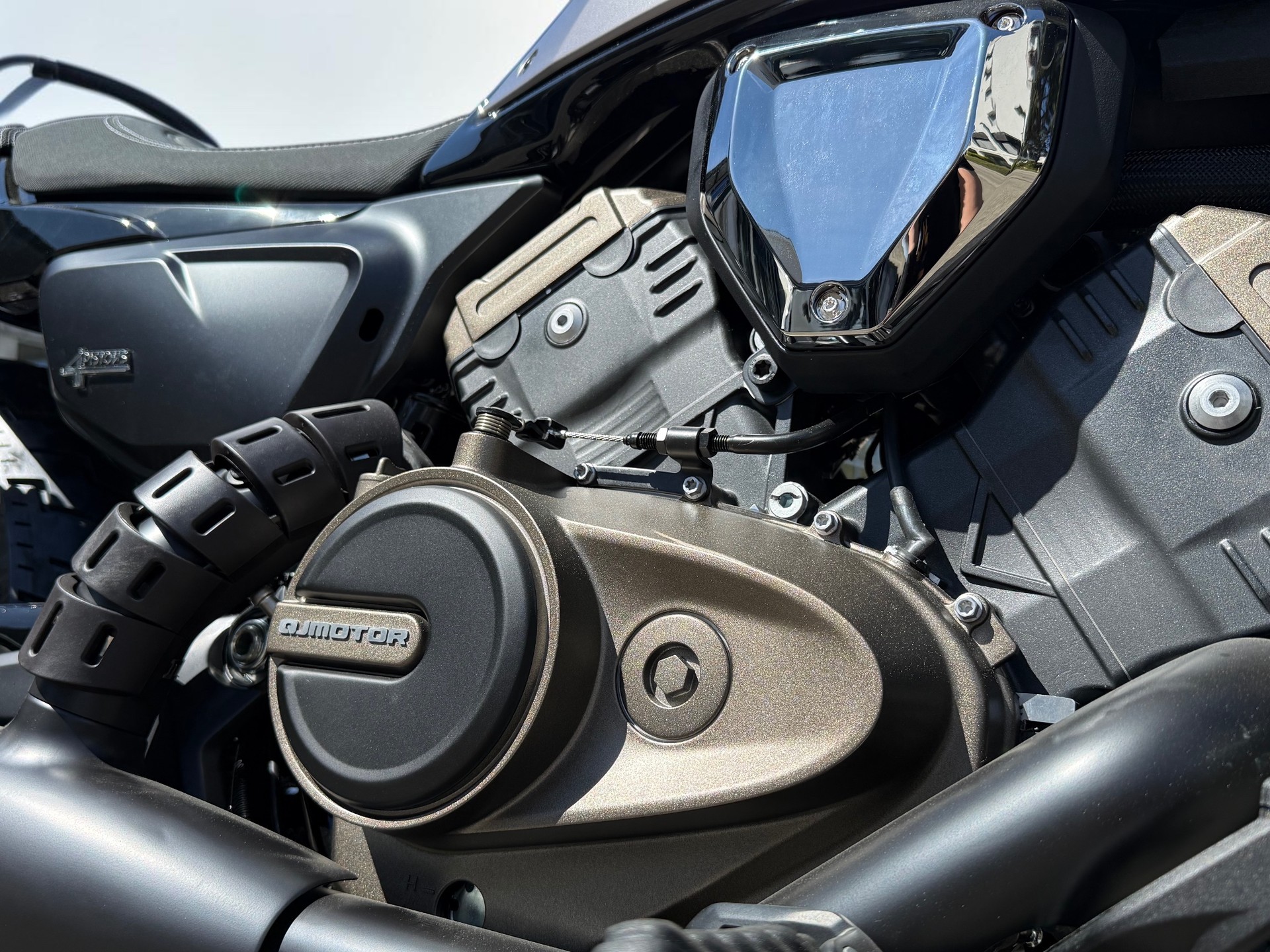 QJ SRV 600 V4-image-3