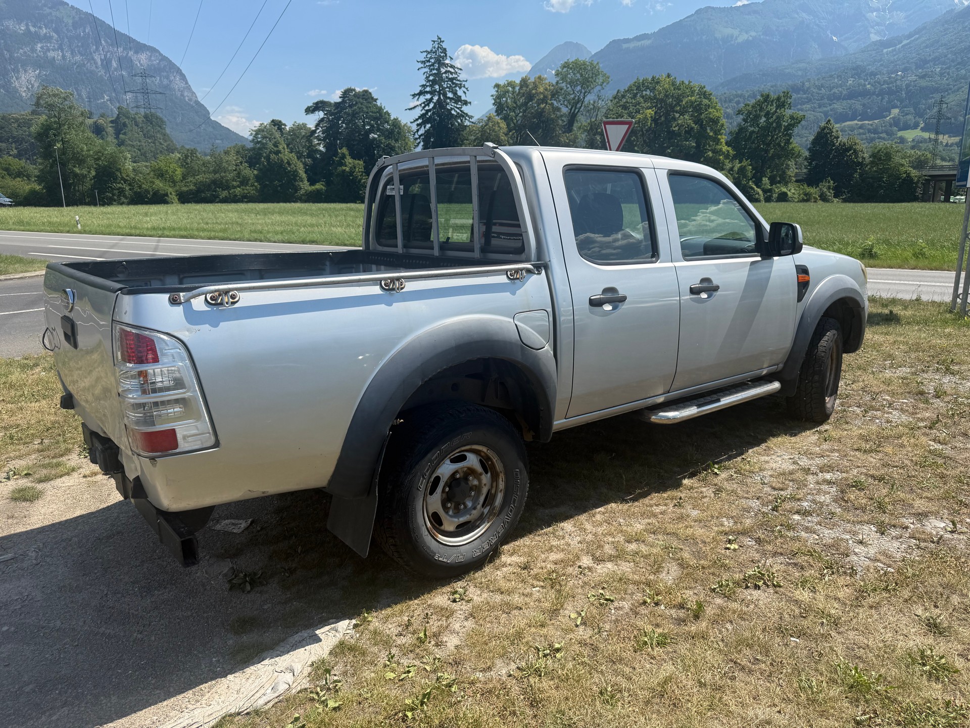 FORD Ranger XL 2.5 TDCi 4x4-image-2