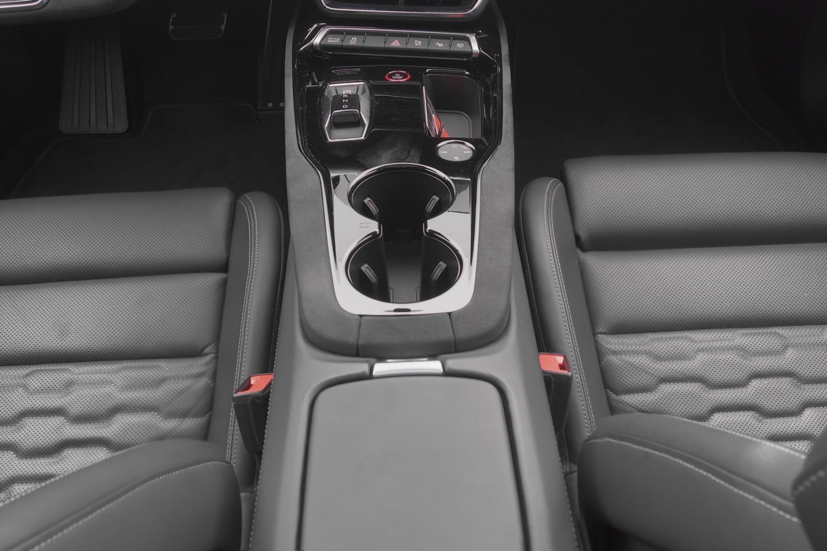 AUDI RS e-tron GT quattro Carbon Optik-image-7