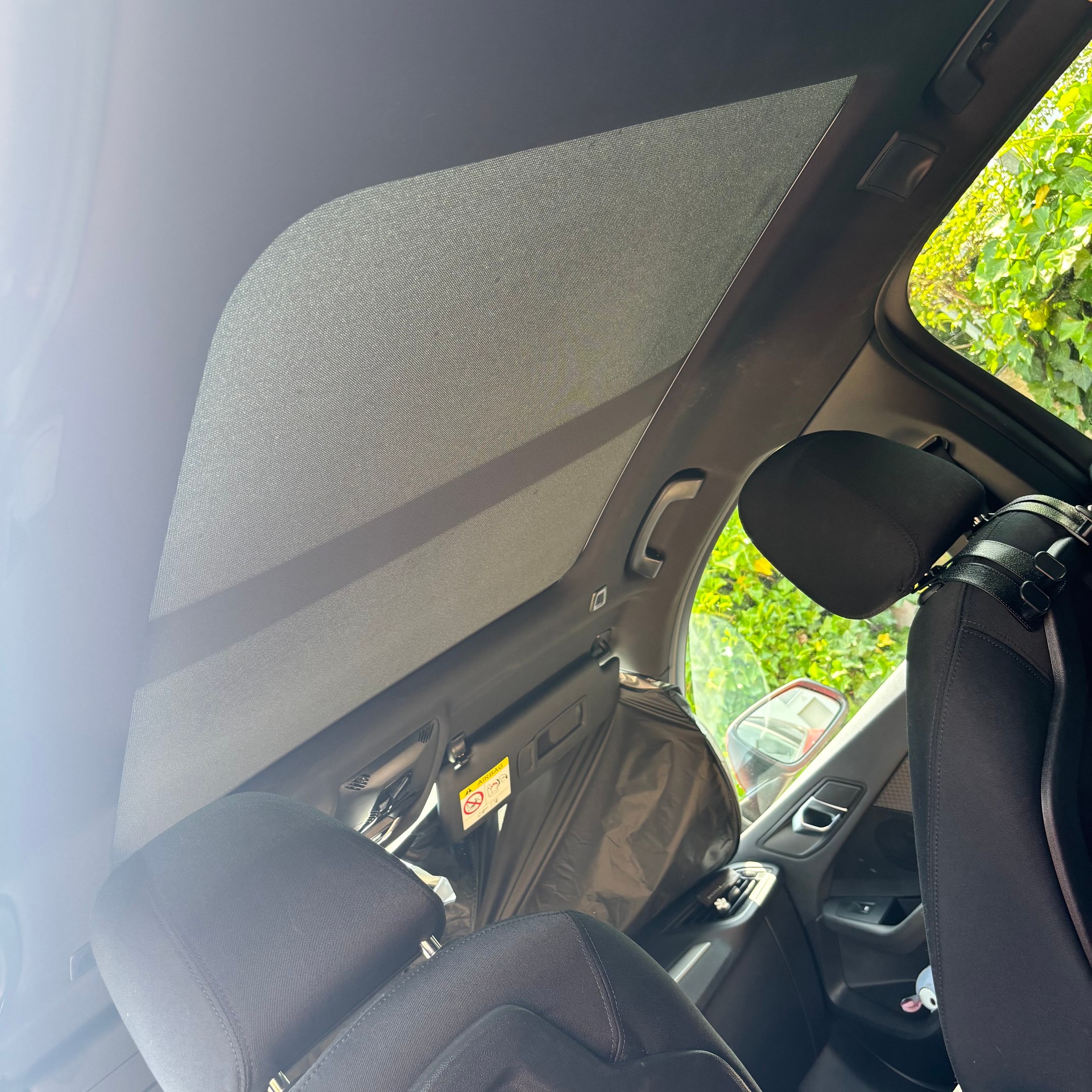 BMW 118i Essential Edition • Topausstattung • Service Plus-image-8