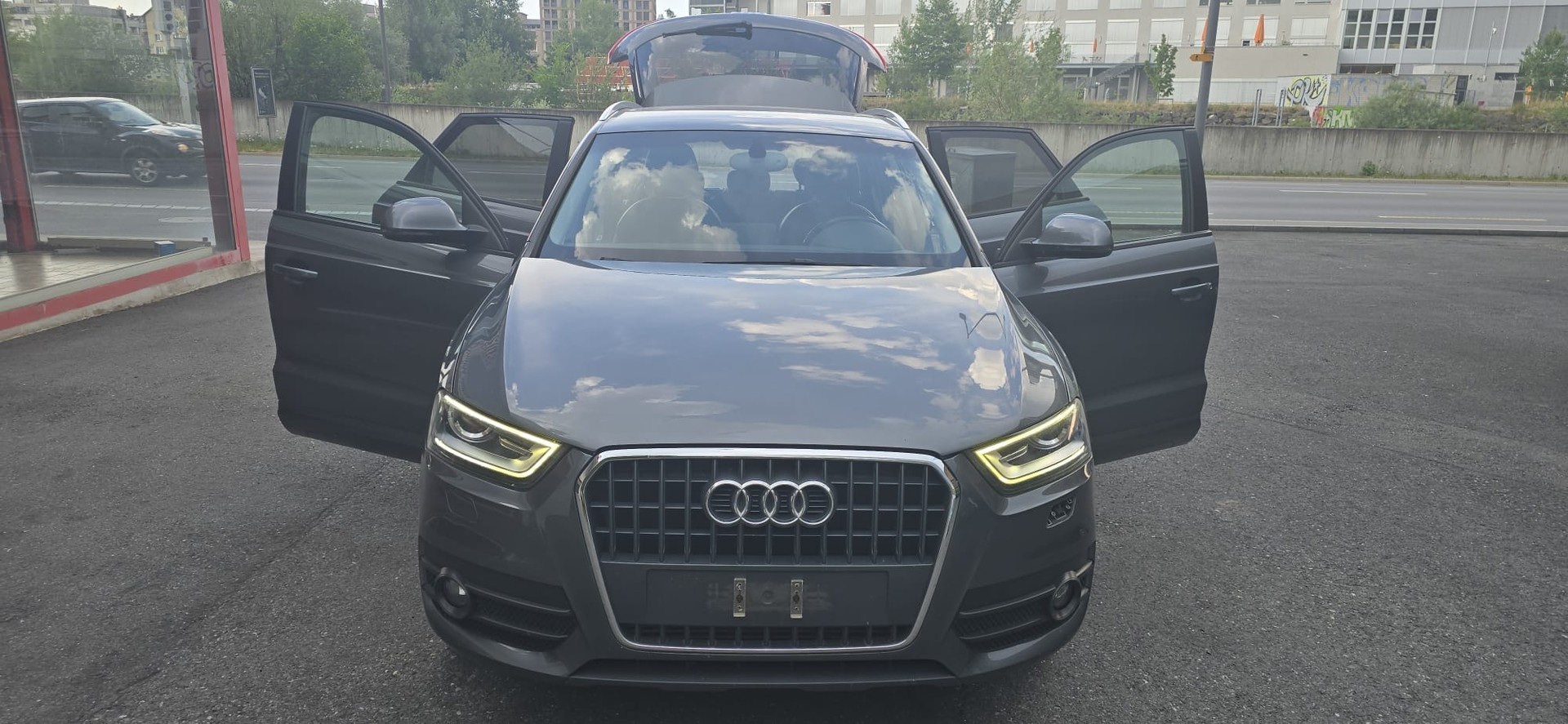 AUDI Q3 2.0 TFSI quattro-image-6