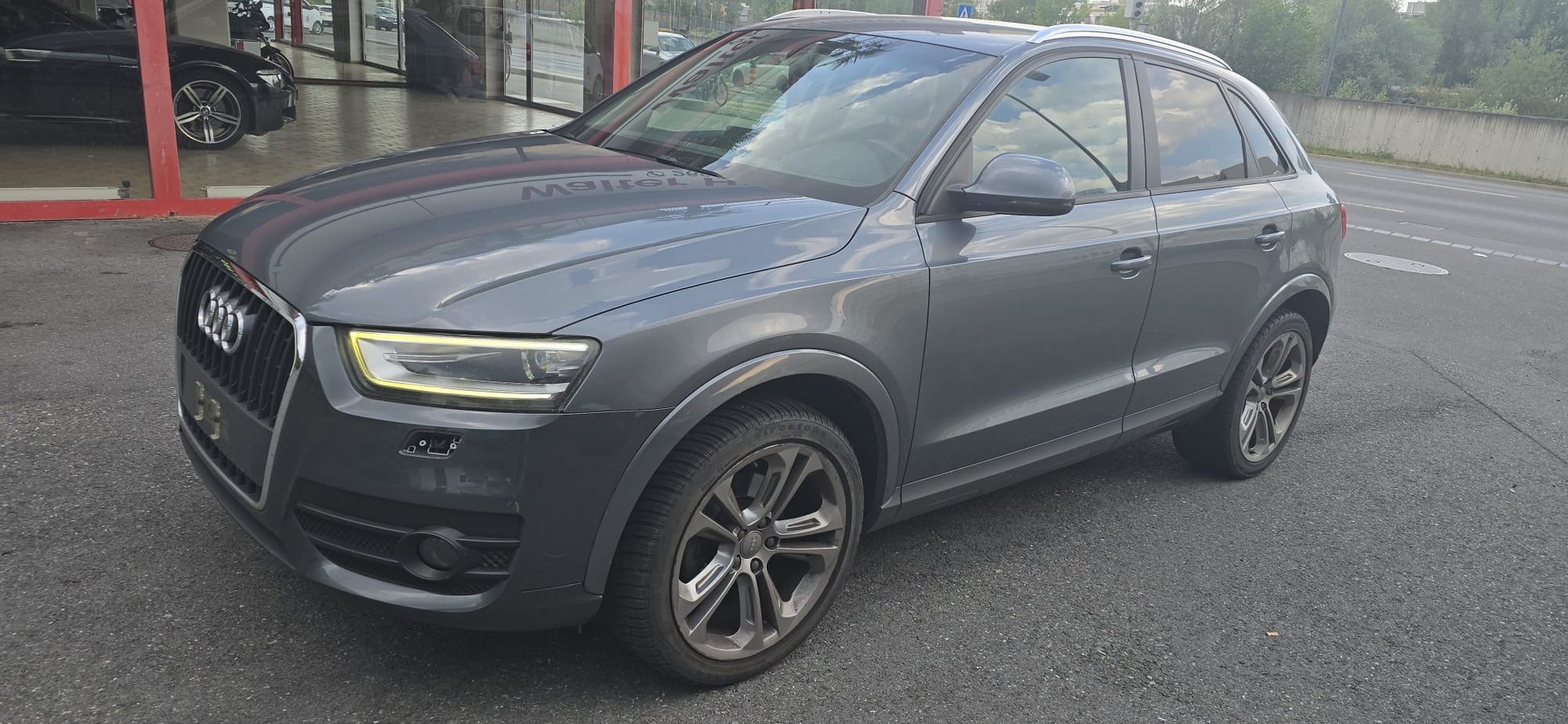 AUDI Q3 2.0 TFSI quattro-image-1