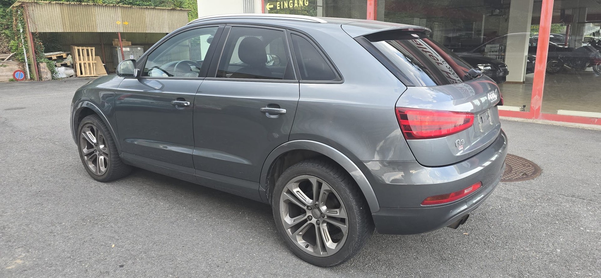 AUDI Q3 2.0 TFSI quattro-image-4