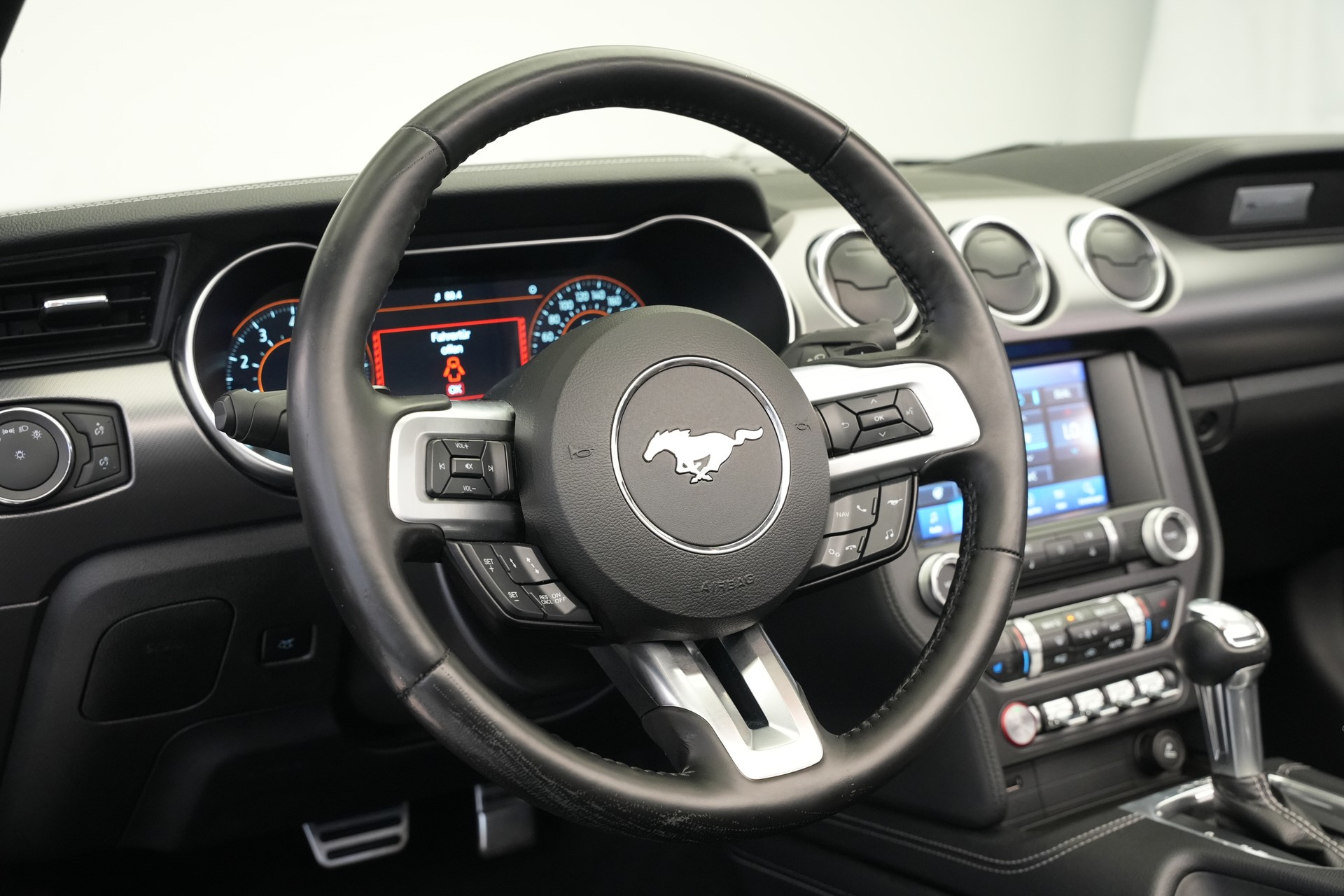 FORD Mustang Convertible 5.0 V8 GT Automat *CH-Fahrzeug*-image-21