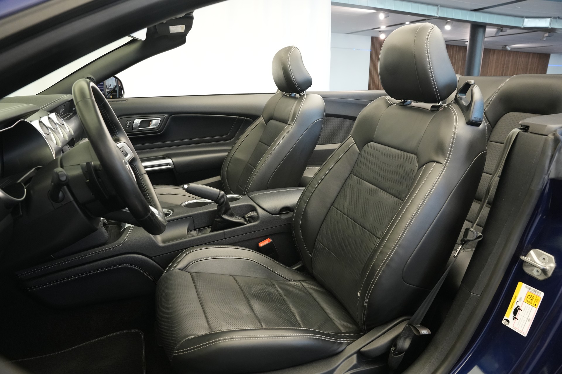 FORD Mustang Convertible 5.0 V8 GT Automat *CH-Fahrzeug*-image-15