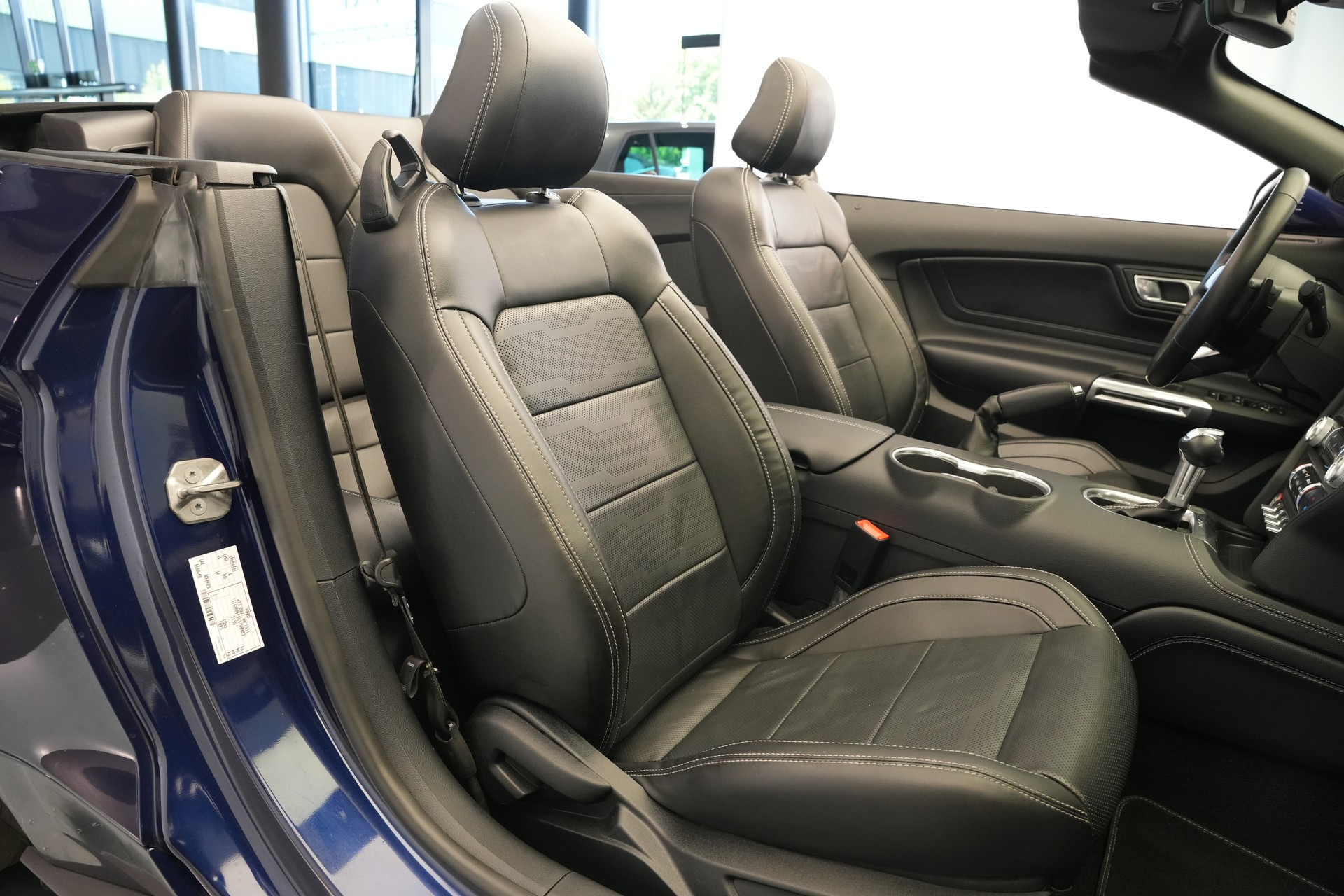 FORD Mustang Convertible 5.0 V8 GT Automat *CH-Fahrzeug*-image-18