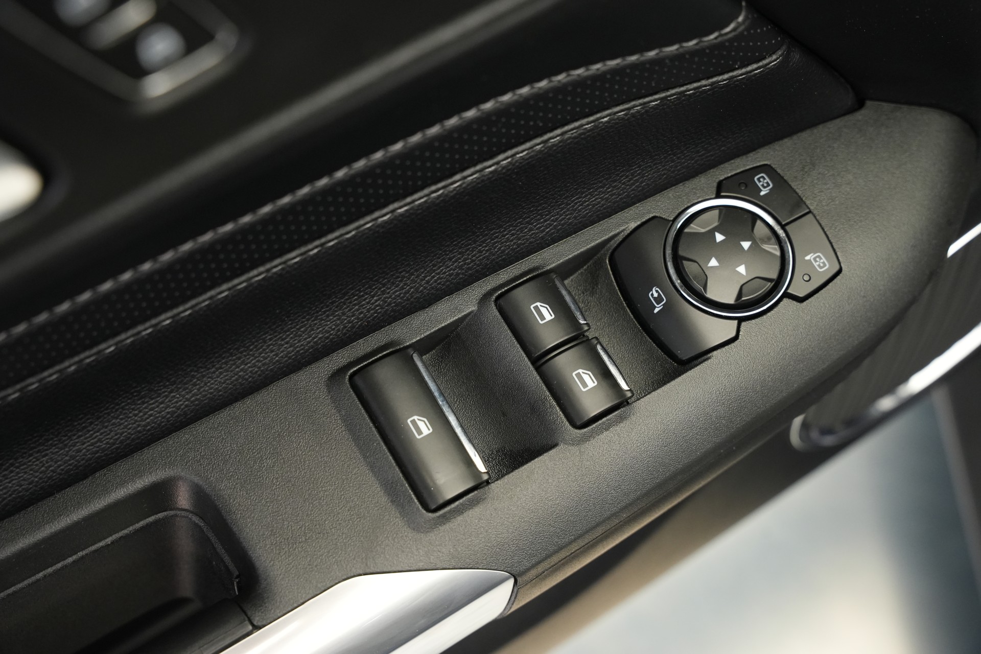 FORD Mustang Convertible 5.0 V8 GT Automat *CH-Fahrzeug*-image-19
