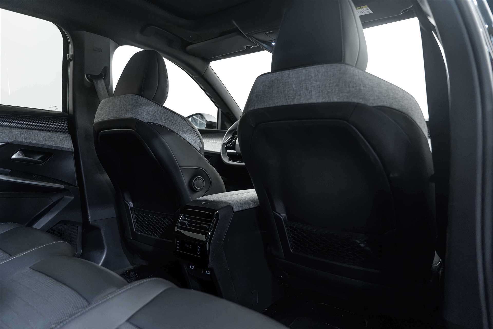 PEUGEOT 5008 145 Hybrid GT 7-Plätzer e-DCS-Automat-image-11
