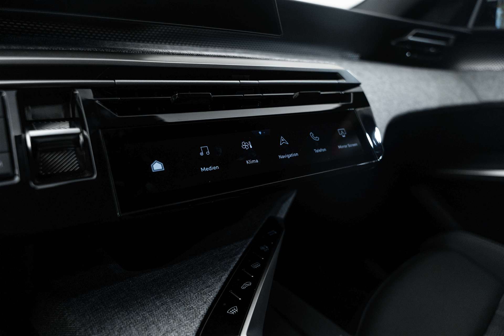 PEUGEOT 5008 145 Hybrid GT 7-Plätzer e-DCS-Automat-image-23