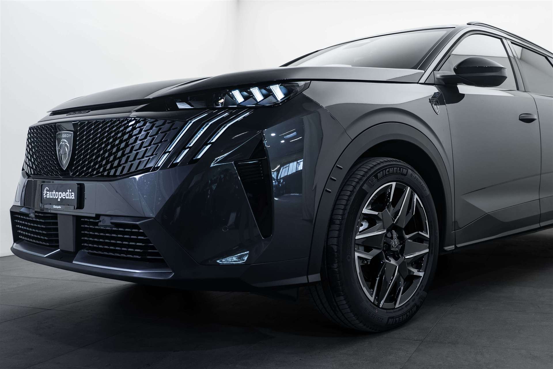 PEUGEOT 5008 145 Hybrid GT 7-Plätzer e-DCS-Automat-showroom-element-1