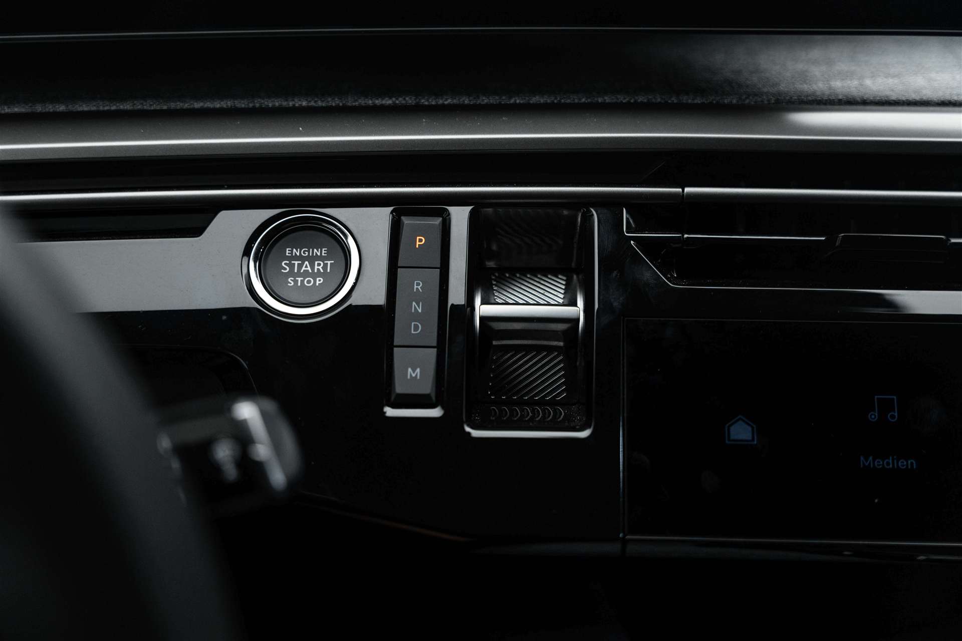 PEUGEOT 5008 145 Hybrid GT 7-Plätzer e-DCS-Automat-image-25