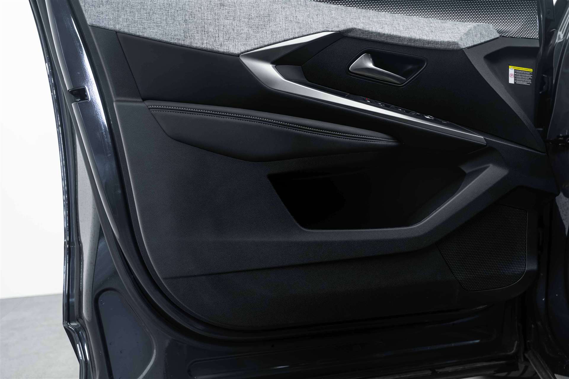 PEUGEOT 5008 145 Hybrid GT 7-Plätzer e-DCS-Automat-image-5